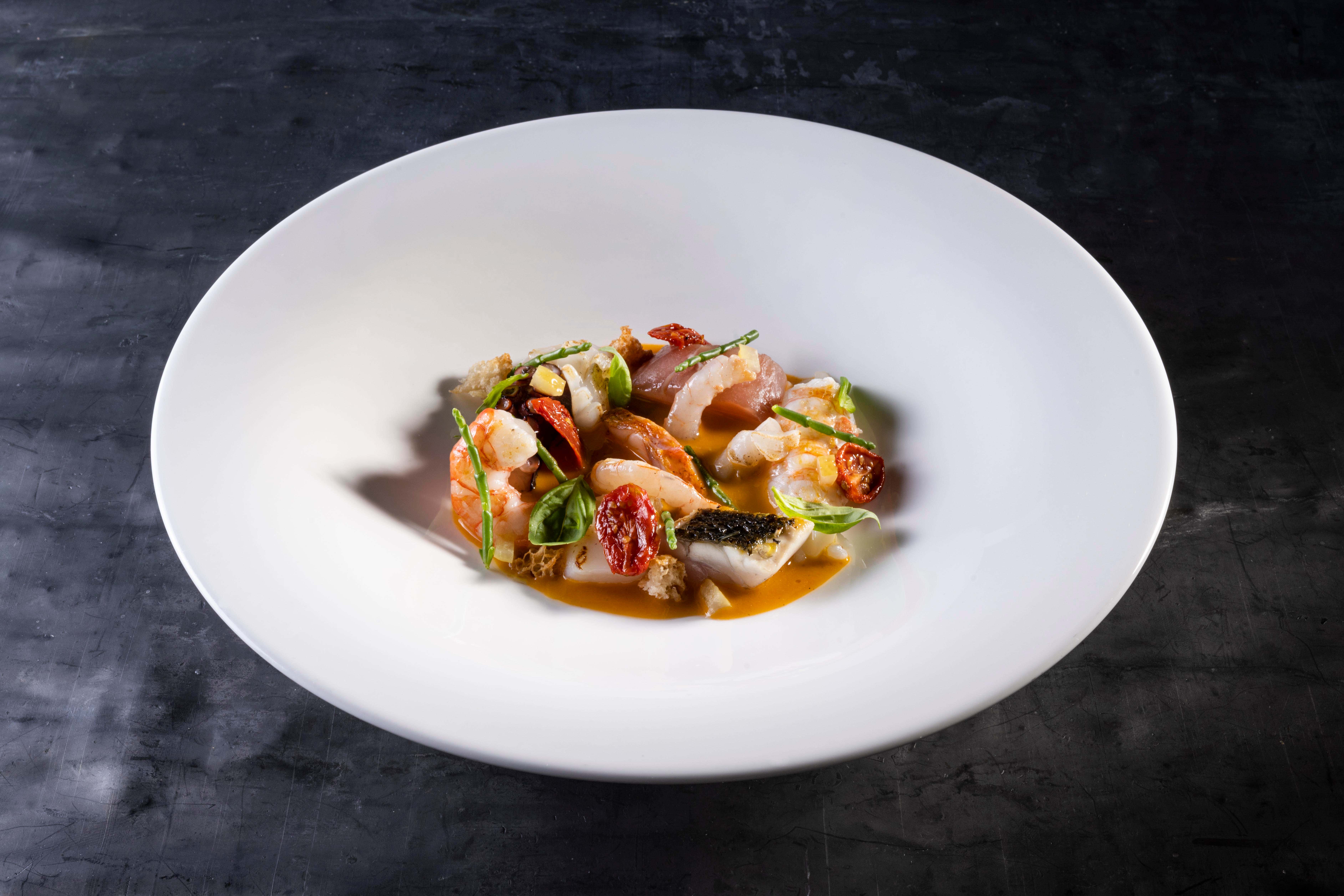 Mare Mosso: crudo e cotto di pesce e crostacei Terrazza Gallia presenta il nuovo menu e un drink inedito per la primavera